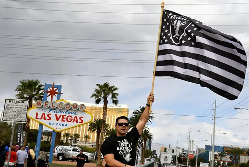 Vegas-bound Oakland Raiders forge partnership with Caesers Palace