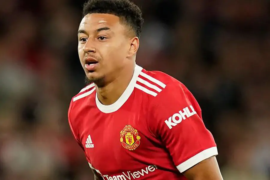 Jesse Lingard leaves Manchester United for Nottingham Forest