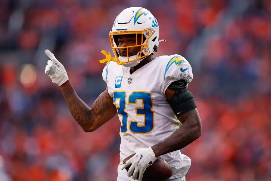 Derwin James signs record deal to stay with LA Chargers